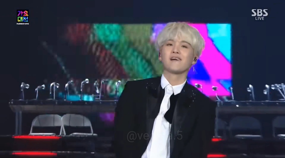 Доказал, что БТС поют не под фонограмму смотреть онлайн