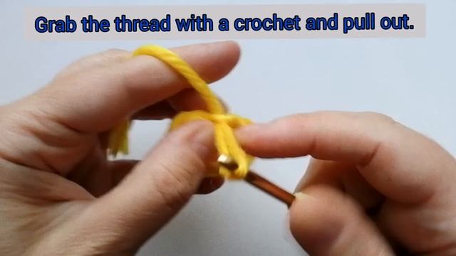 Как закрепить кончик нити при вязании крючком по кругу.   How to secure the tip of the thread.