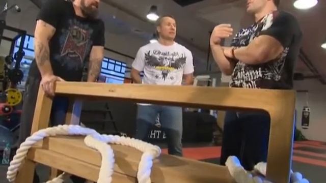 Denis Cyplenkov Demonstrating Training Techniques смотреть онлайн