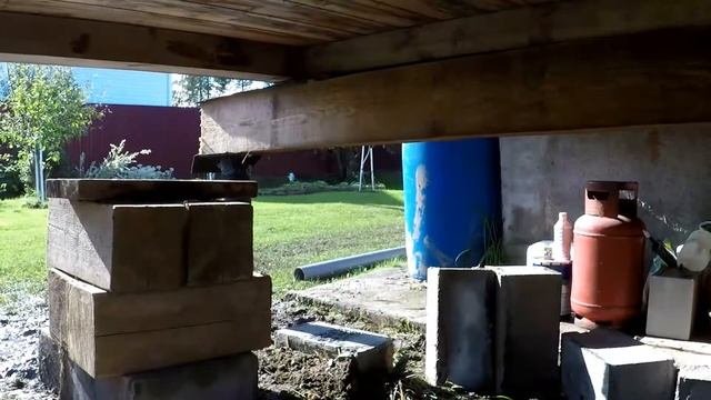 Подъем террасы на винтовой свайный фундамент.