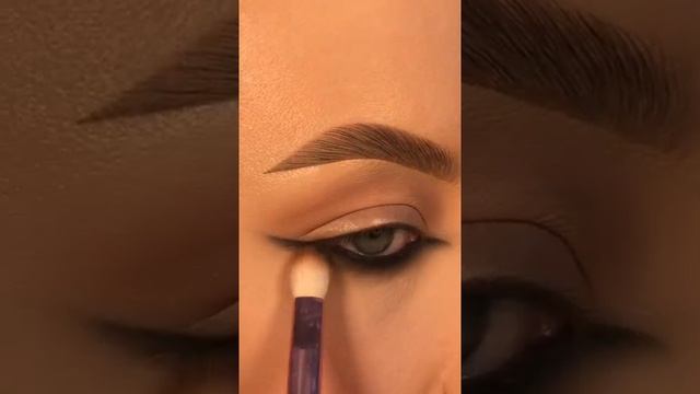 cat eye trend / макияж кошачий глаз