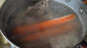 Вегетарианский хот-дог с морковкой