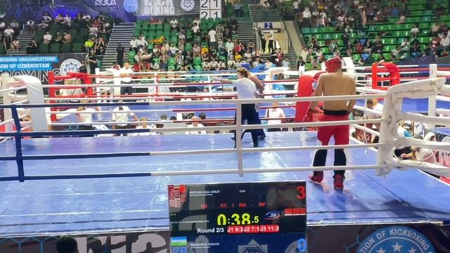 Смертельный удар с права ! И это все в одном же турнире ! Адилет Бекжан уулу… смотреть онлайн