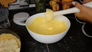 Королевский песочный пирог с грушей и воздушным творогом