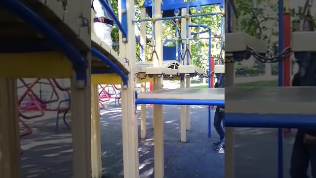 Папа гуляет с сыном! смотреть онлайн