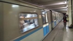 81-740/741 прибывает на станцию метро Суконная слобода.