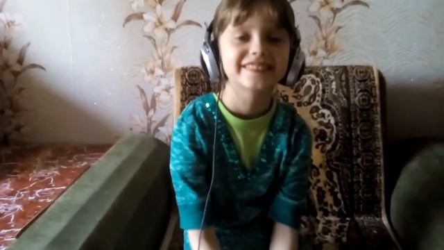 Челендж в наушниках.Угадую слова? смотреть онлайн