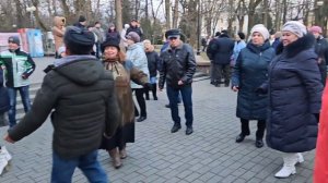 19.11.23г..."НЕЖНАЯ"... Кондрат Эккерт ... звучит на танцполе в Гомельском парке...