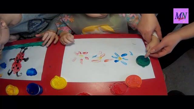 Рисуем пальчиковыми красками! смотреть онлайн
