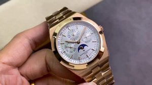 Часы с золотым напылением