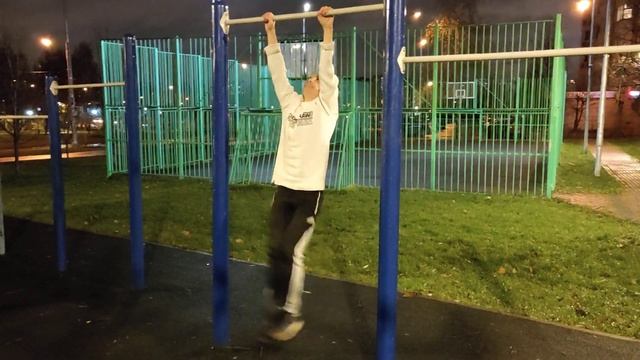 Подъем ног на турнике 08.11.21