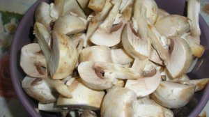 Жареные шампиньоны с картошкой и зеленью