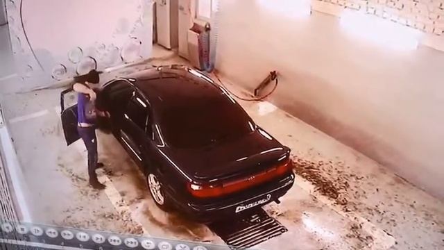 Как нужно правильно мыть машину смотреть онлайн