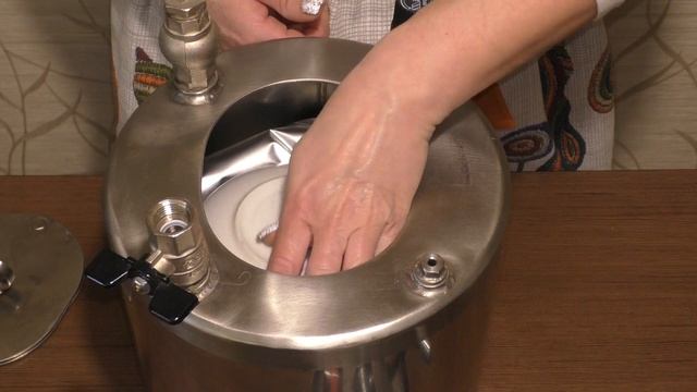 Свиная тушёнка в реторт пакете в автоклаве НЕФОР. смотреть онлайн