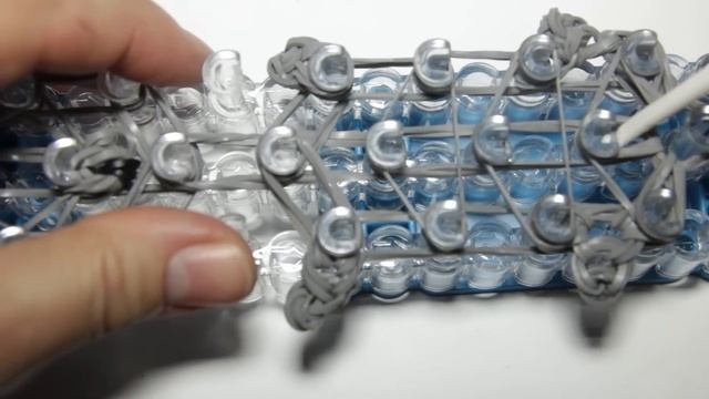 Собачка из резинок/Плетение из резинок игрушки/Как плести из резиночек смотреть онлайн