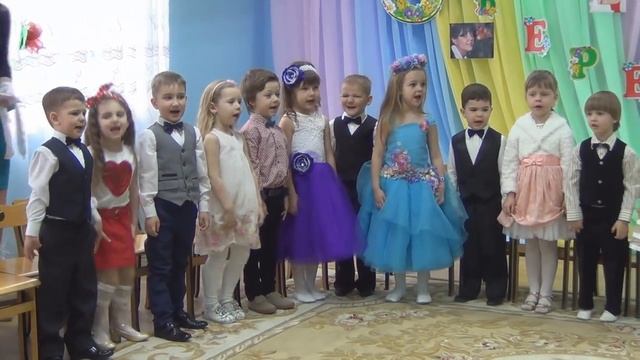 VLOG: ДОЖДЛИВОЕ УТРО, МАМА РАССКАЗЫВАЕТ О СВОИХ ШВАХ, У МАШИ В САДИКЕ УТРЕННИК, ПОДАРОК ДЛЯ МАМЫ смотреть онлайн