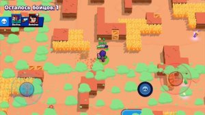 Девочка учится играть в Brawl Stars