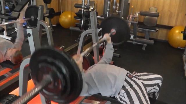 жим лёжа 80кг на 11раз в фитнес мании 07 05 14г смотреть онлайн