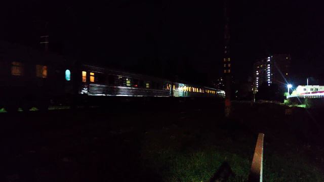 Электровоз ЭП1М-486 с поездом №50 Санкт-Петербург — Кисловодск смотреть онлайн