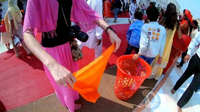Индия Амрицар Золотой Храм Сикхи Еда в местных кафе, цены на еду