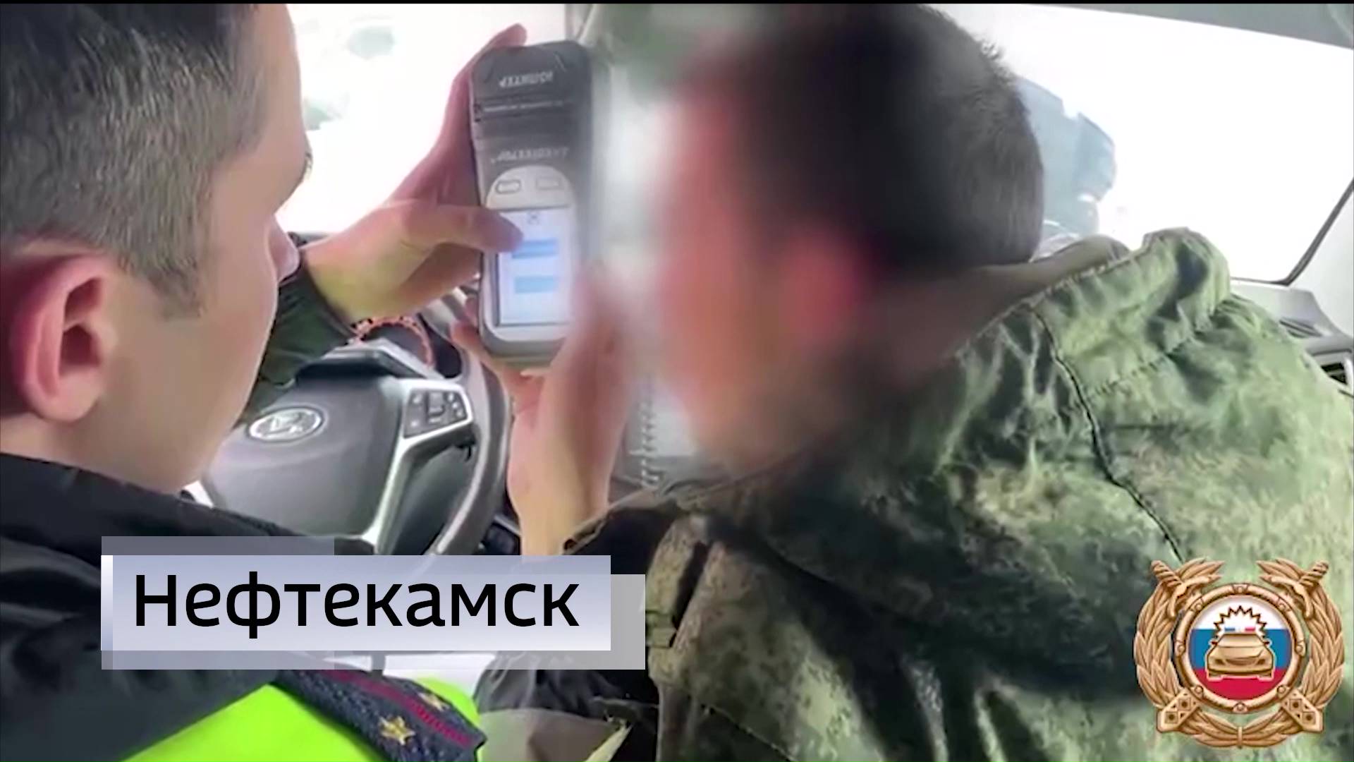 В Нефтекамске пьяный пилот “Нивы”, пытаясь уйти от полицейской погони, попал в ДТП: пострадала элект