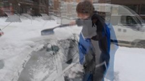 Снегопад в Москве и Московской области 2018. Лада гранта в сугробе. Гранта по снегу.