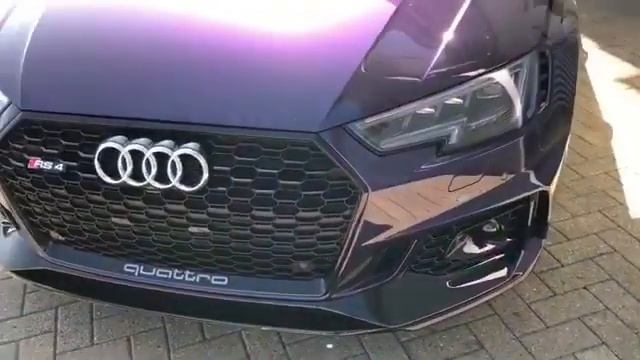Audi RS 4 Avant Velvet Purple