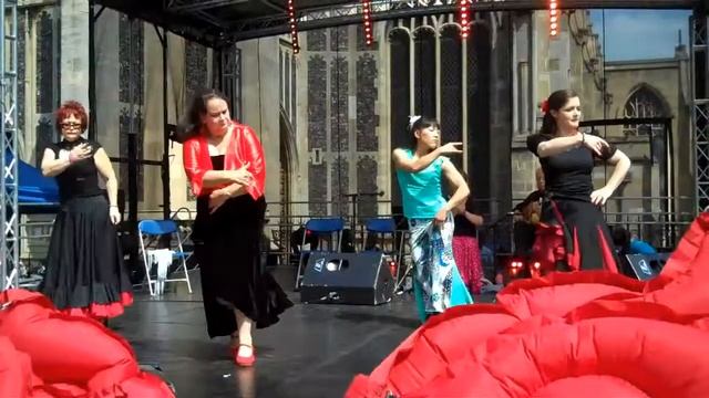 Bulerías (Fin de Fiesta) - Strictly Flamenco at Norwich Lord Mayor's Celebration 2013 смотреть онлайн