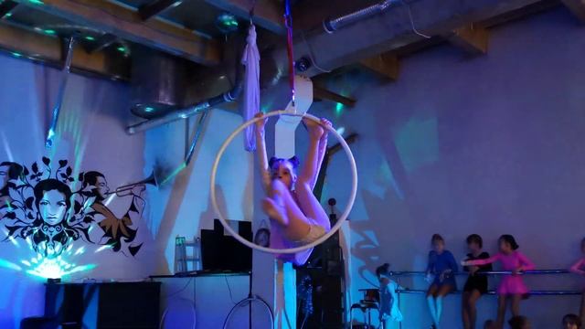 Воздушный новый год 2019 Милана Абдурахманова смотреть онлайн