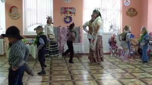 Танец на Колядки в яслях-саду №4