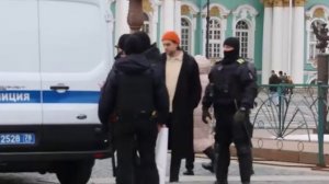 В Питере парня задержали за плакат с котом Леопольдом и надписью «давайте жить дружно».