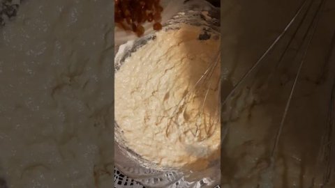 Дрожжевое пышные оладьи с изюмом