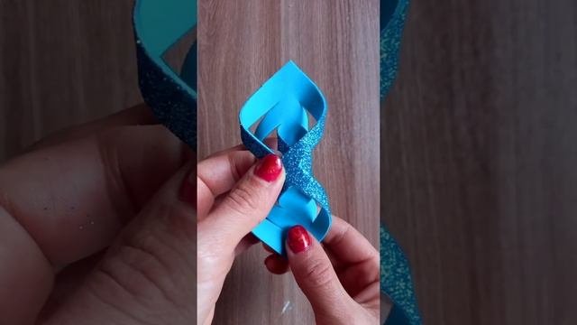 снежинка из блестящего фоамирана новогодние украшения из глиттерного фоамирана
աստղ փայլուն ֆոմից