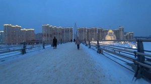 Winter Moscow Walking Metro Myakinino, Vegas, Pavshinsky pedestrian bridge, Nikolsky cathedral