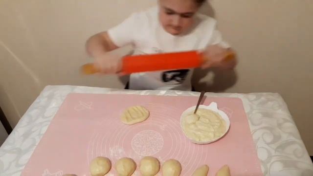 ♦️как дочка готовит ПЕЧЕНЬЕ ,, БАНАНЫ" к чаю, просто супер♦️