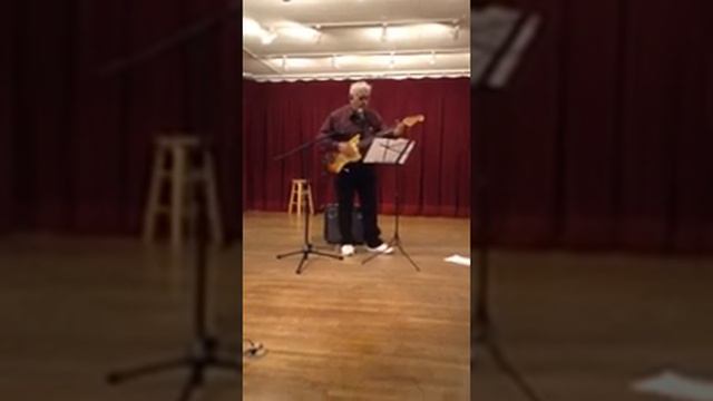 Fat finger Bobby playing his guitar and singing in the show смотреть онлайн