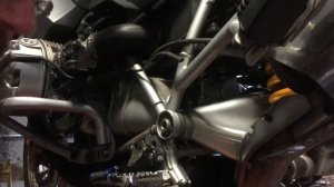 Removing the clutch slave cylinder and starter on a 2005 BMW R 1200 GS