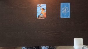 " Какое я впечатление произвожу на загаданного человека?" таро на любовь и отношения.