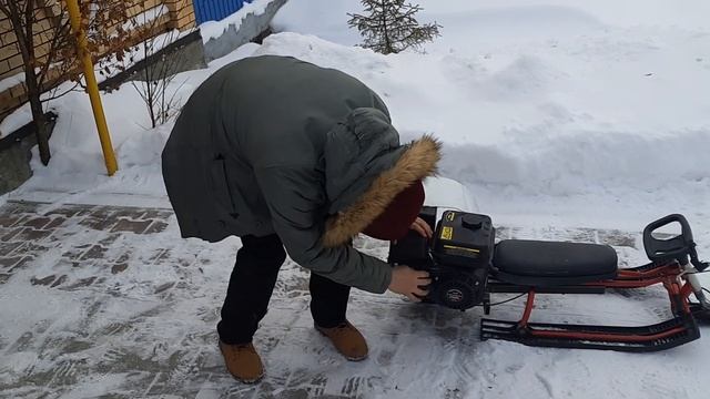 СНЕГОХОД СВОИМИ РУКАМИ ДЕШЕВО! Санки с мотором. смотреть онлайн