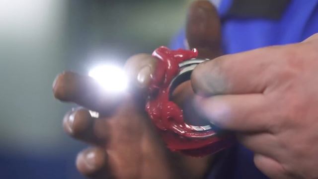 Замена подшипников передней ступицы в микроавтобусе с забивкой пластичной смазки смотреть онлайн