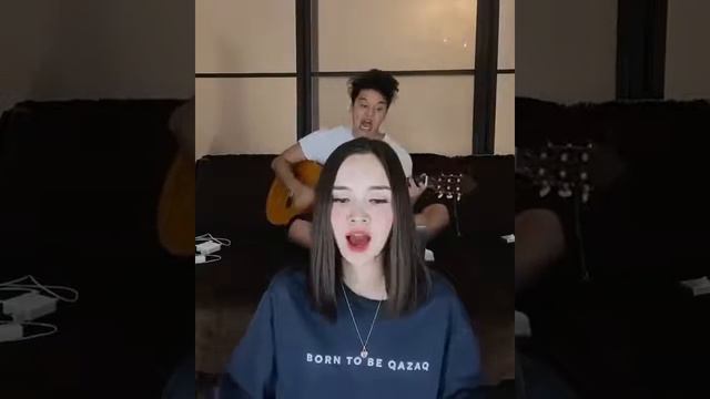 Tones and I смотреть онлайн