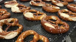 Какой хлеб едят немцы? Увлекательные истории о немецком хлебе. Пумперникель, Брецель и Берлинер.