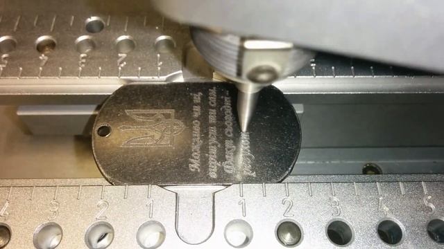 Гравировка на армейские жетоны Dog Tags смотреть онлайн