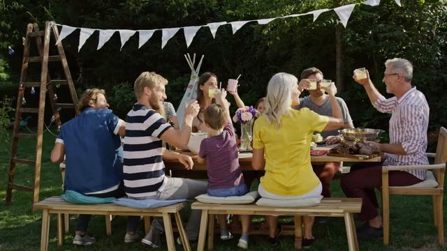 Dokonalá letní kuchyně pod širým nebem – Weber Genesis II 435 GBS смотреть онлайн