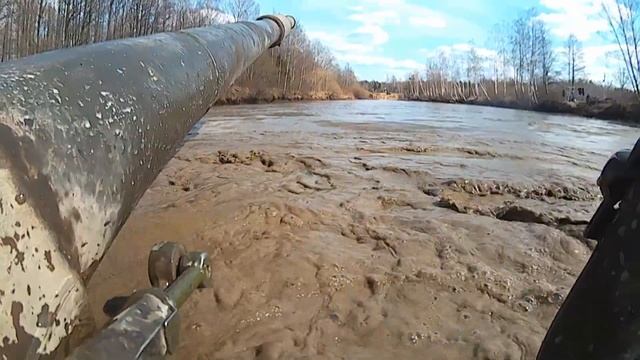 Курсанты-танкисты форсируют «воду» под Борисовом