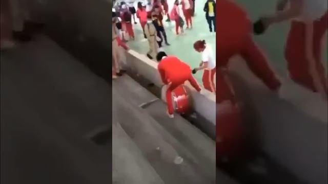 Это видео собрало 1.5 миллиона лайков, может повторим?