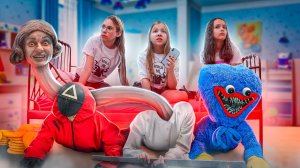 ИГРАЕМ В ПРЯТКИ СО ЗЛОДЕЯМИ!  Хагги Вагги экстремальные прятки!