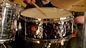 dD Drums Falkirk : Premier Modern Classic - 14" x 5.5" Hammered Brass Snare Drum - DEMO