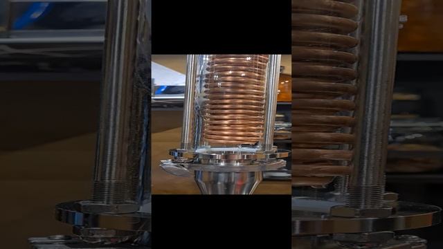 Перегон на колпачковой колонне — смотреть онлайн видео, бесплатно!