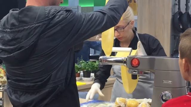 Кулинарная зона KENWOOD. Спагетти и...(15.09.18) смотреть онлайн